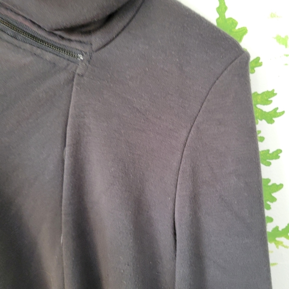 Two Sweater Bundle. - Picture 9 of 9